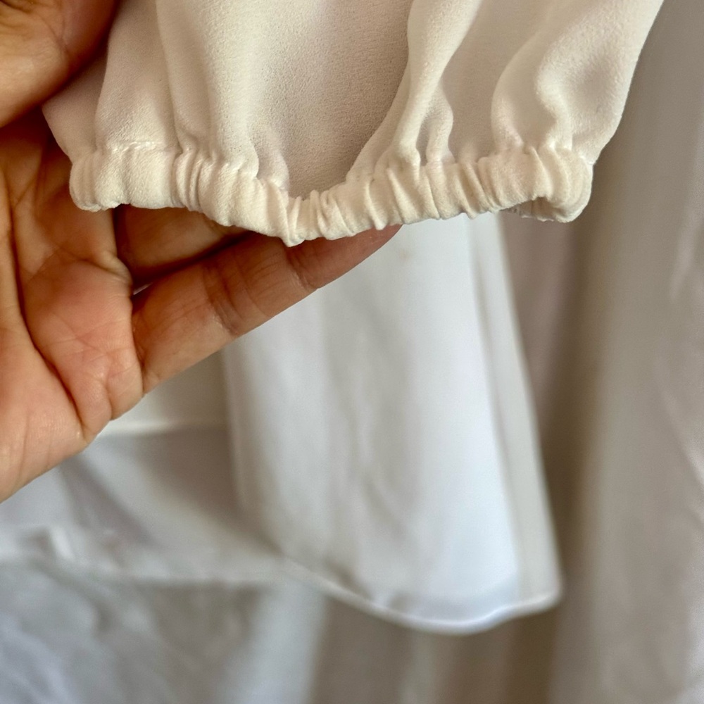 White House Black Market Size 10 Creamy White Cold Shoulder Flowy Soft Dress - Picture 4 of 6